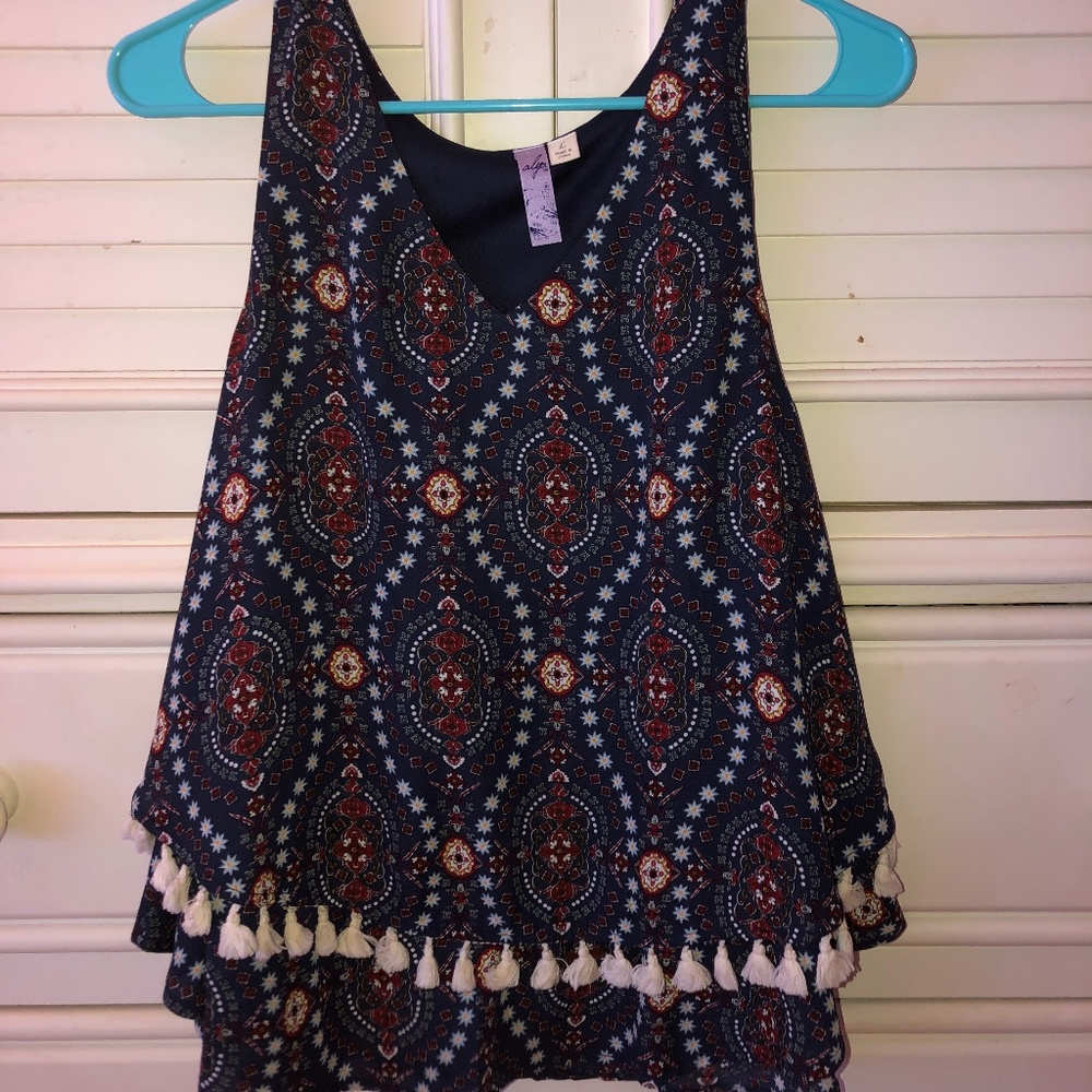Low V cut summer tank top